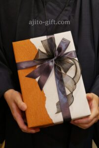 クリスマスプレゼントの枕カバー