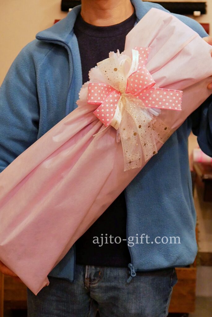 女性へ贈る円柱型クッション