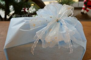 誕生日プレゼントのしっぽファーとシール