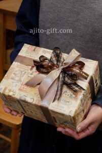 結婚祝いのカップ＆ソーサー